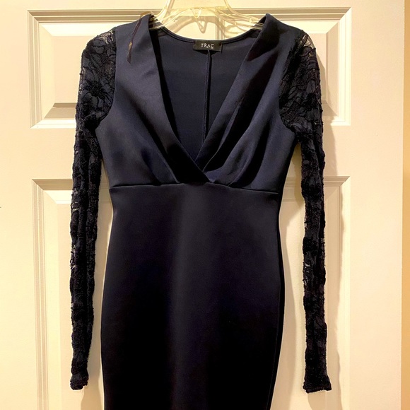 Dinner dress - Picture 1 of 2